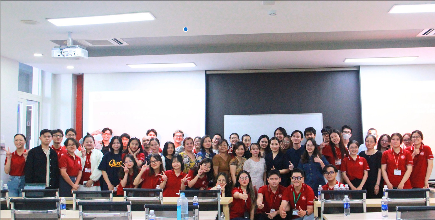 Hội Sinh viên trường ĐH Ngoại thương (Cơ sở II) phối hợp với nhà trường tổ chức các buổi tập huấn, bồi dưỡng kỹ năng thực hiện đề tài nghiên cứu khoa học cùng doanh nghiệp dành cho 'Sinh viên 5 tốt' và sinh viên tiêu biểu. Hội Sinh viên trường ĐH Ngoại thương (Cơ sở II) phối hợp với nhà trường tổ chức các buổi tập huấn, bồi dưỡng kỹ năng thực hiện đề tài nghiên cứu khoa học cùng doanh nghiệp dành cho 'Sinh viên 5 tốt' và sinh viên tiêu biểu.