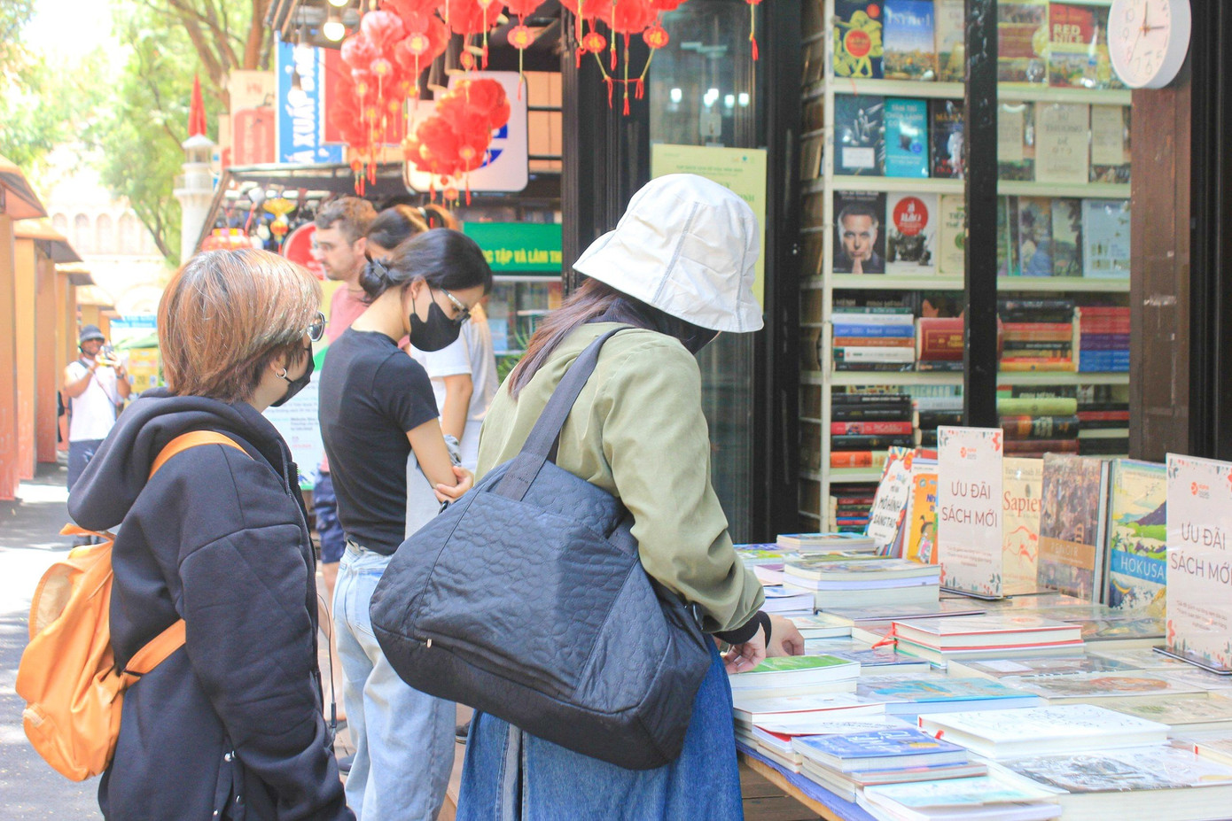 Các bạn trẻ chọn Ngày hội làm điểm vui chơi, giải trí cuối tuần của mình.