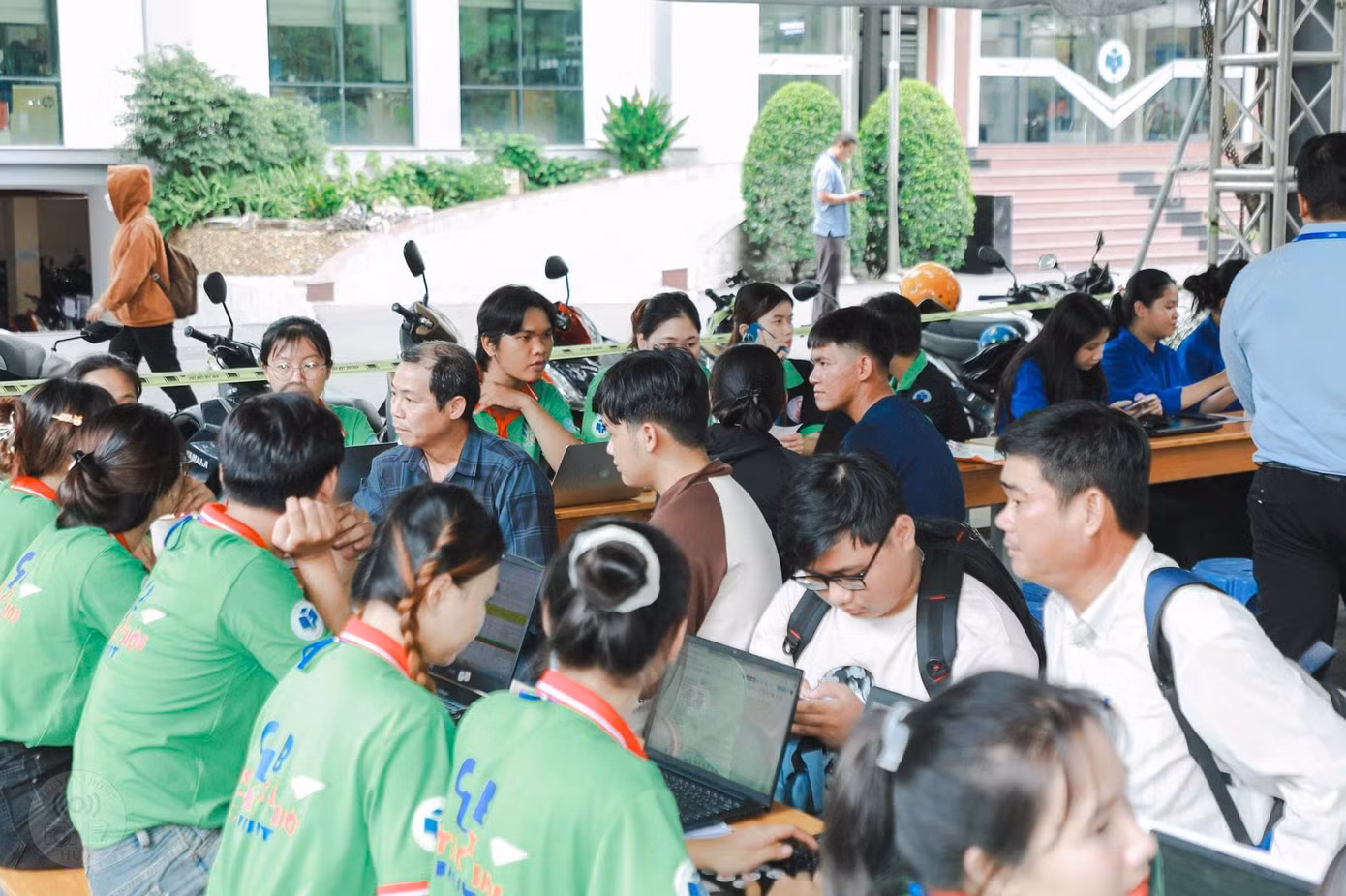 Một số câu lạc bộ, đội, nhóm thuộc trường ĐH Công Thương TP. HCM hỗ trợ tân sinh viên tìm chỗ trọ. Một số câu lạc bộ, đội, nhóm thuộc trường ĐH Công Thương TP. HCM hỗ trợ tân sinh viên tìm chỗ trọ.