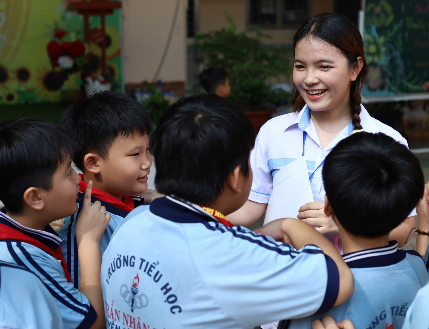 Quỳnh Như luôn hết mình với hoạt động thiện nguyện.