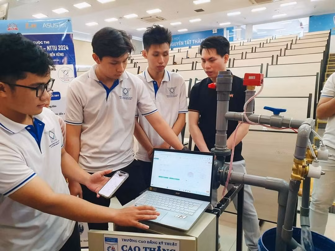 "Hệ thống bơm nước IOT" của đội đội CKC đến từ trường CĐ Kỹ thuật Cao Thắng. (Ảnh: NTCC)