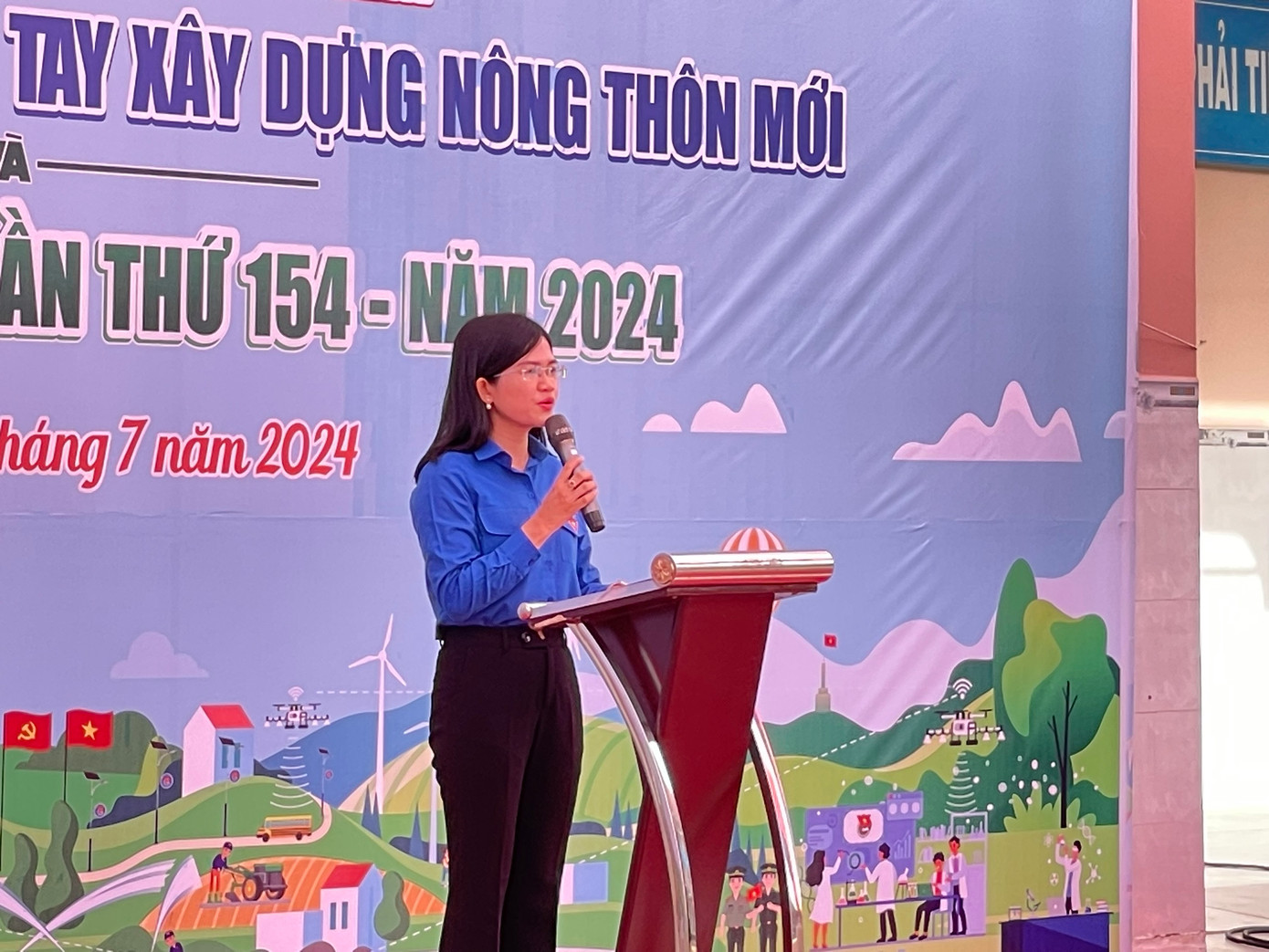 Chị Nguyễn Thị Thanh Hằng - Bí thư Huyện Đoàn Nhà Bè phát biểu tại chương trình. (Ảnh: Bảo Anh) Chị Nguyễn Thị Thanh Hằng - Bí thư Huyện Đoàn Nhà Bè phát biểu tại chương trình. (Ảnh: Bảo Anh)