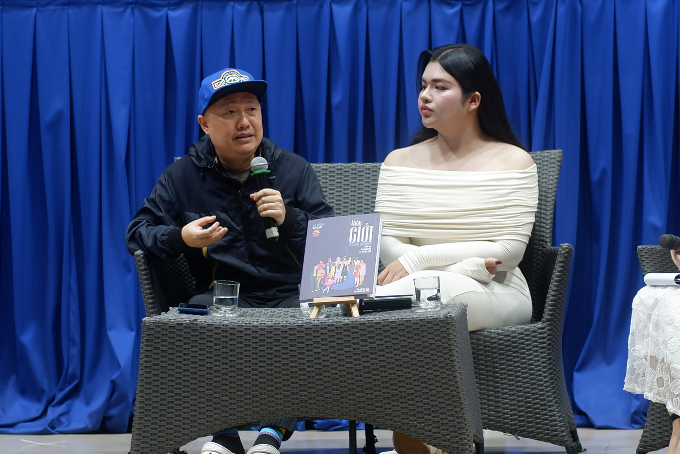 Nhà hoạt động xã hội Huỳnh Minh Thảo cho rằng, cần bắt đầu từ những bước nhỏ nhất để vượt qua định kiến và bức bối giới. Nhà hoạt động xã hội Huỳnh Minh Thảo cho rằng, cần bắt đầu từ những bước nhỏ nhất để vượt qua định kiến và bức bối giới.