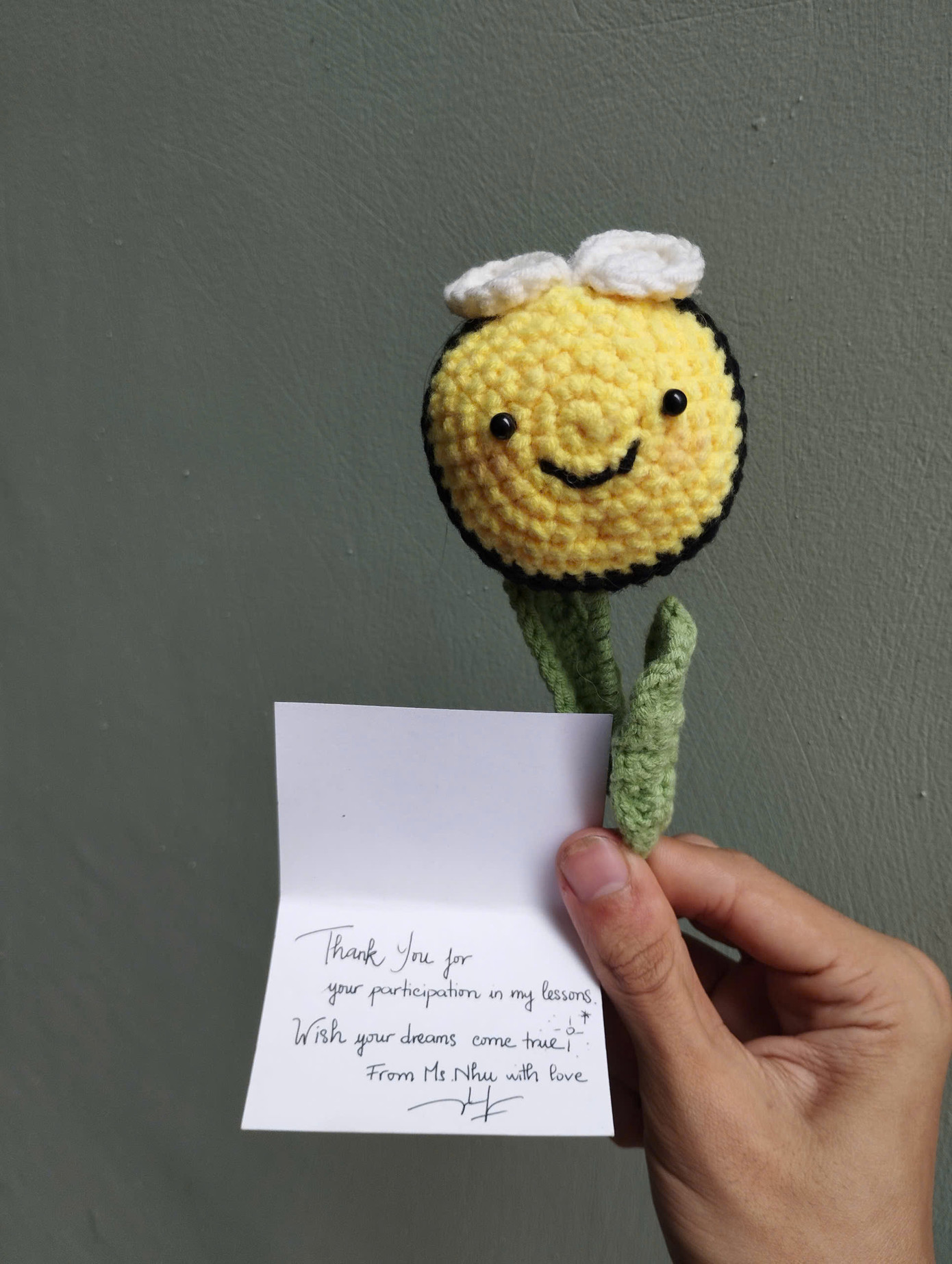 Món quà động viên tinh thần của cô Đặng Ánh Như dành cho Long.