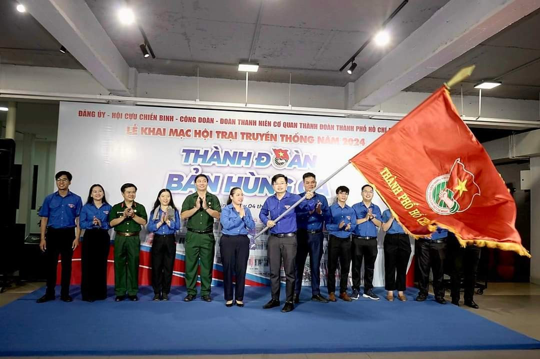 Ban Thường vụ Thành Đoàn TP. HCM làm lễ xuất quân Hội trại truyền thống "Thành Đoàn bản hùng ca" năm 2024. (Ảnh: TLTĐ) Ban Thường vụ Thành Đoàn TP. HCM làm lễ xuất quân Hội trại truyền thống "Thành Đoàn bản hùng ca" năm 2024. (Ảnh: TLTĐ)