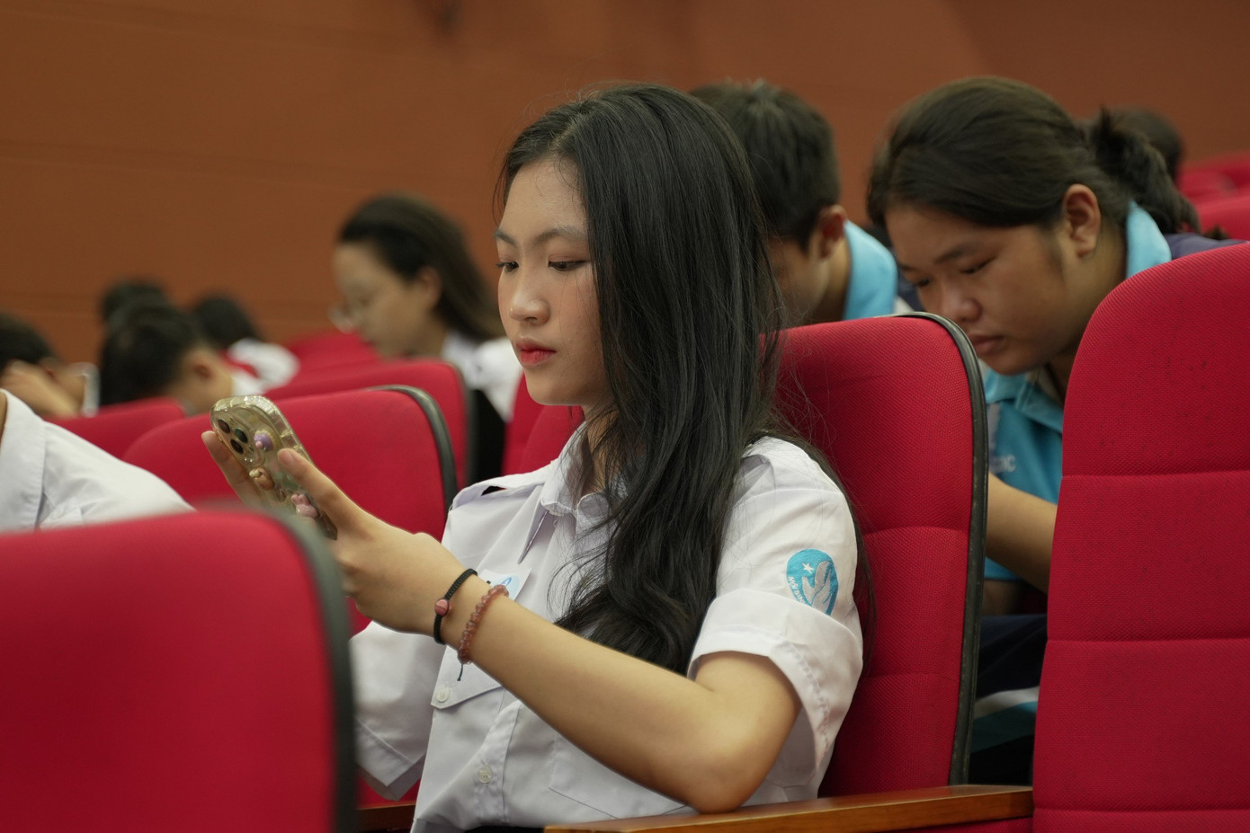 Các thí sinh khởi đội vòng Loại bằng hình thức trực tuyến. Các thí sinh khởi đội vòng Loại bằng hình thức trực tuyến.