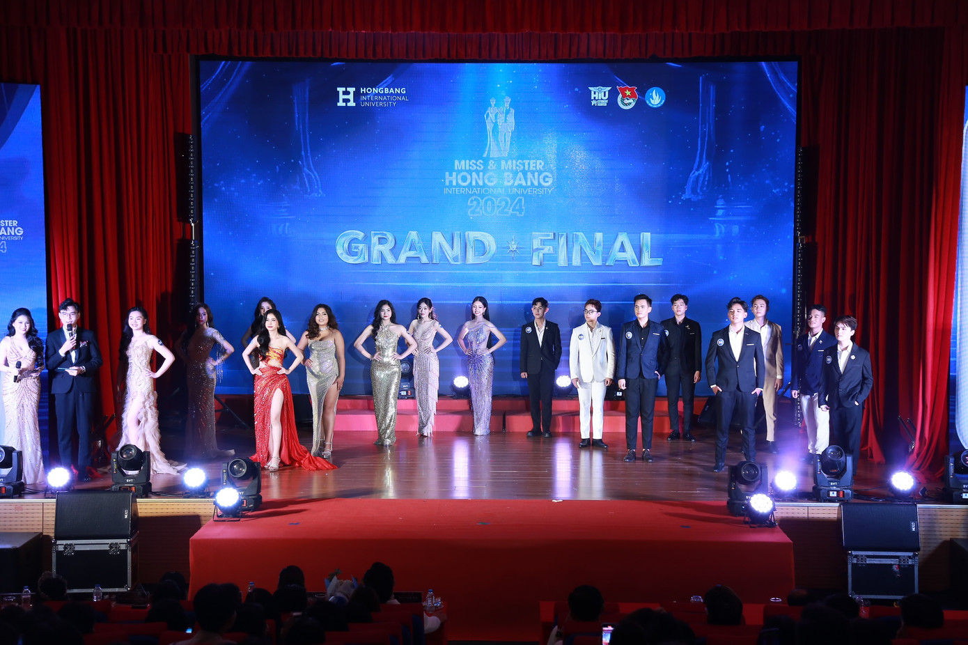 Cuộc thi là nơi tôn vinh vẻ đẹp trí tuệ, tài năng và bản lĩnh của những sinh viên muốn khẳng định bản thân. Cuộc thi là nơi tôn vinh vẻ đẹp trí tuệ, tài năng và bản lĩnh của những sinh viên muốn khẳng định bản thân.