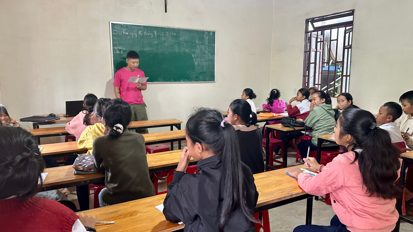 Các bạn trẻ tham gia dự án đã lên giáo trình và tập huấn kỹ trước khi đứng lớp dậy.