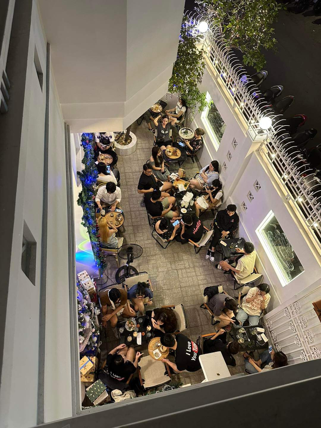 Marie Café với không gian rất &apos;chill&apos; thu hút rất đông các bạn trẻ tại TP. HCM.