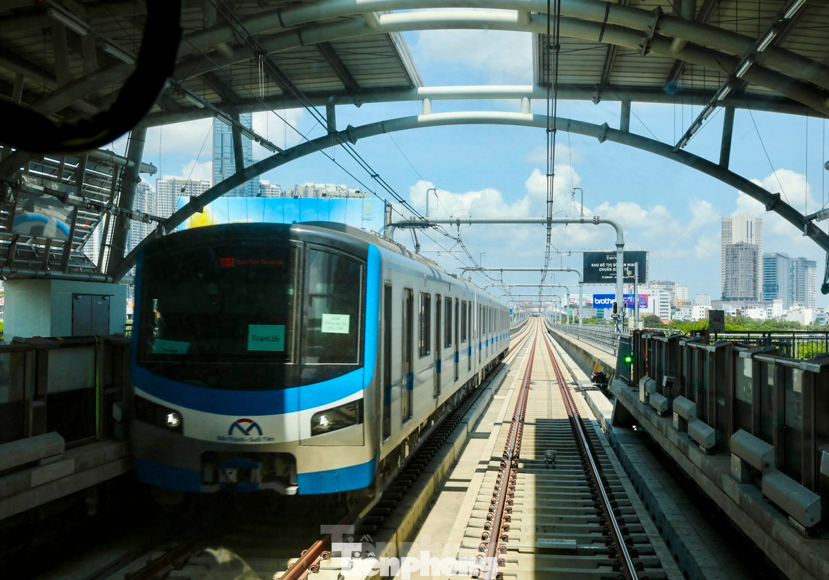 10h sáng 22/12, toàn bộ 14 nhà ga của tuyến Metro số 1 Bến Thành - Suối Tiên sẽ đồng loạt mở cửa và sẵn sàng đón khách. (Ảnh: Duy Anh)