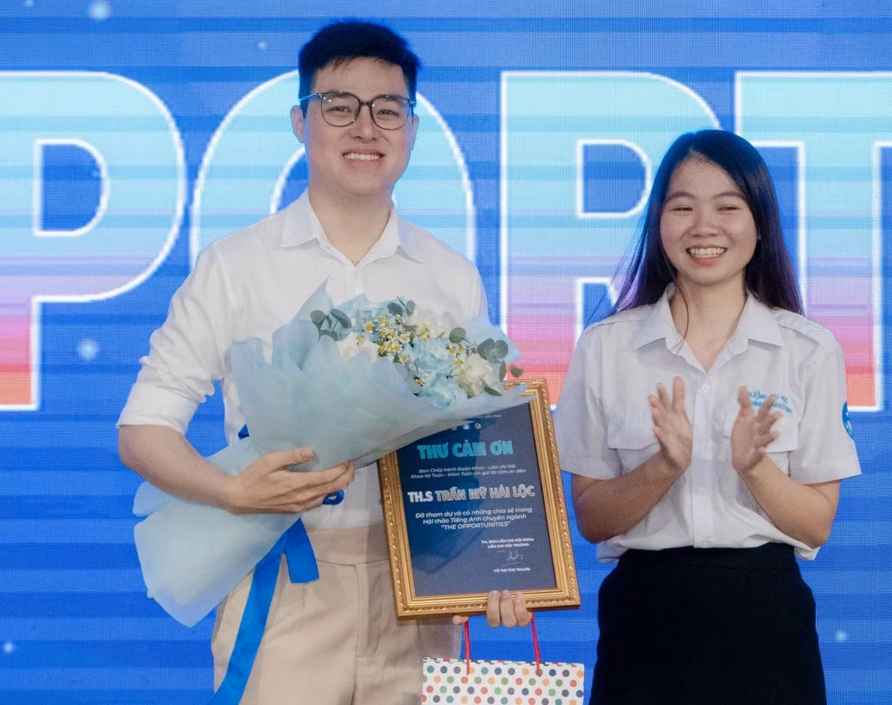 ThS Hải Lộc là diễn giả trong một chương trình workshop chia sẻ kiến thức cho sinh viên. ThS Hải Lộc là diễn giả trong một chương trình workshop chia sẻ kiến thức cho sinh viên.