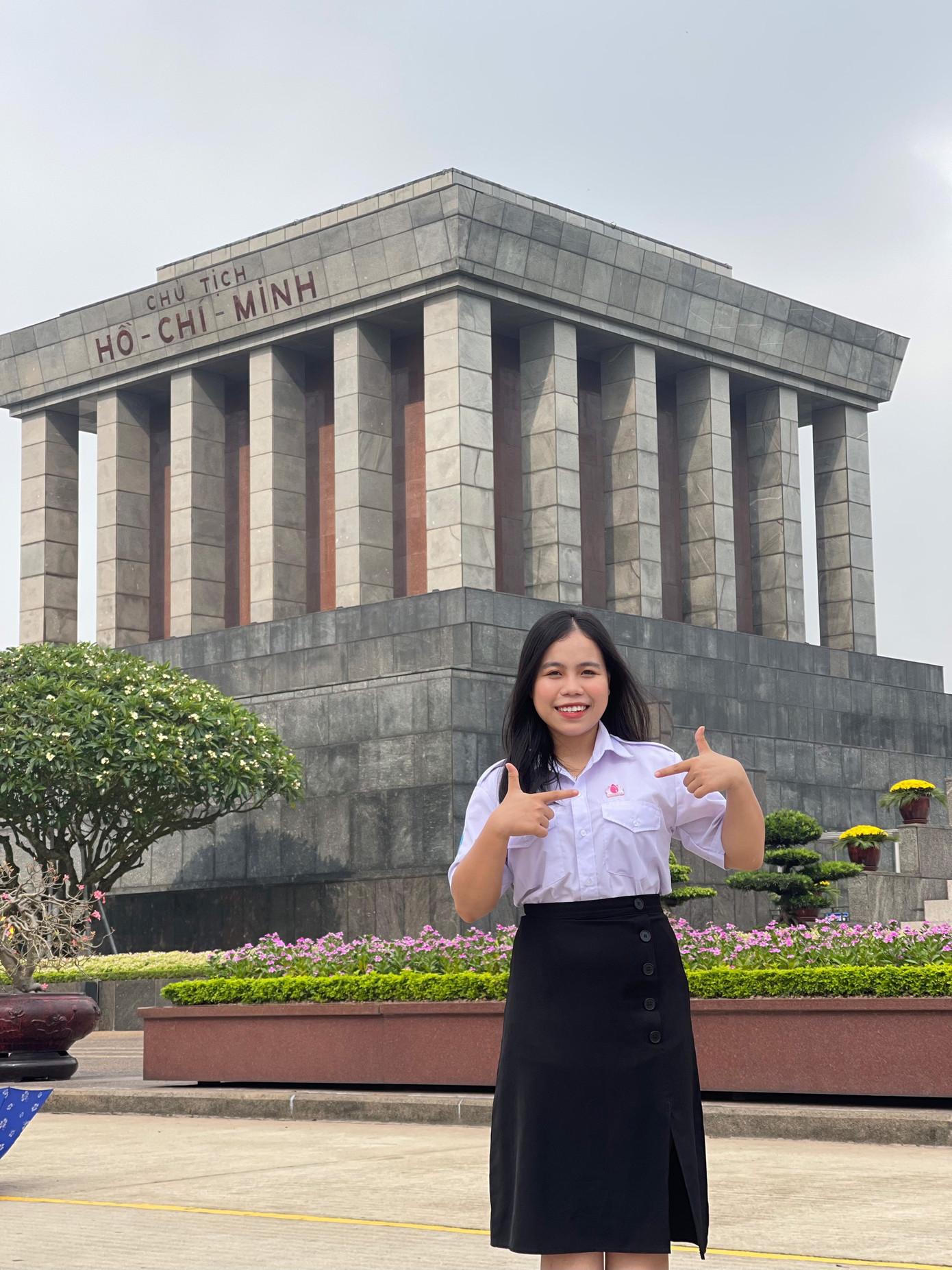 Yến luôn nỗ lực hết mình trong học tập và trong hoạt động Đoàn - Hội. Yến luôn nỗ lực hết mình trong học tập và trong hoạt động Đoàn - Hội.