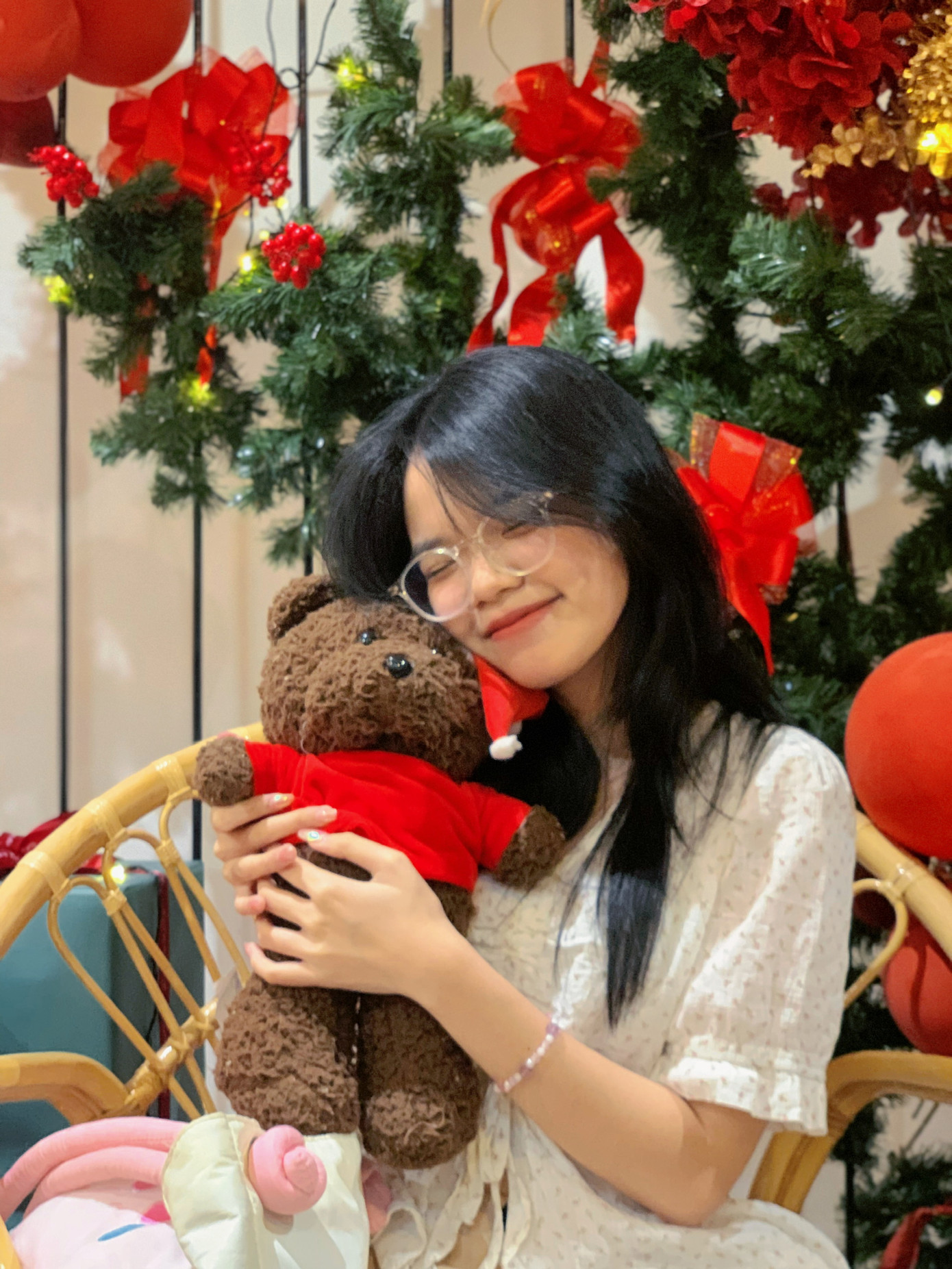 Nhà Cát Tường cách trường hơn 18 km, mỗi lần đi học, cô đều di chuyển bằng xe buýt để tiết kiệm chi phí. (Ảnh: NVCC) Nhà Cát Tường cách trường hơn 18 km, mỗi lần đi học, cô đều di chuyển bằng xe buýt để tiết kiệm chi phí. (Ảnh: NVCC)