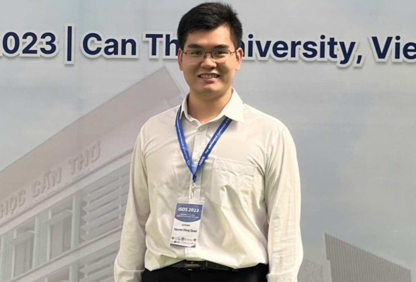 Hồng Quân sẽ học 2 năm thạc sĩ ngành Khoa học tri thức tại Viện Khoa học và Công nghệ tiên tiến Nhật Bản (JAIST). Hồng Quân sẽ học 2 năm thạc sĩ ngành Khoa học tri thức tại Viện Khoa học và Công nghệ tiên tiến Nhật Bản (JAIST).