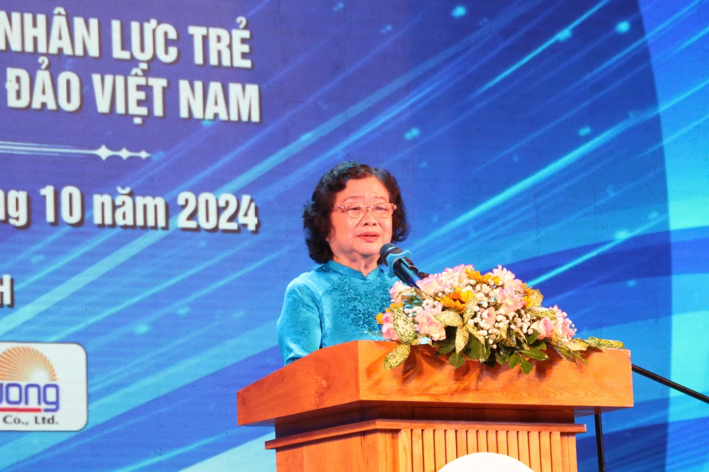 Bà Trương Mỹ Hoa phát biểu tại chương trình.