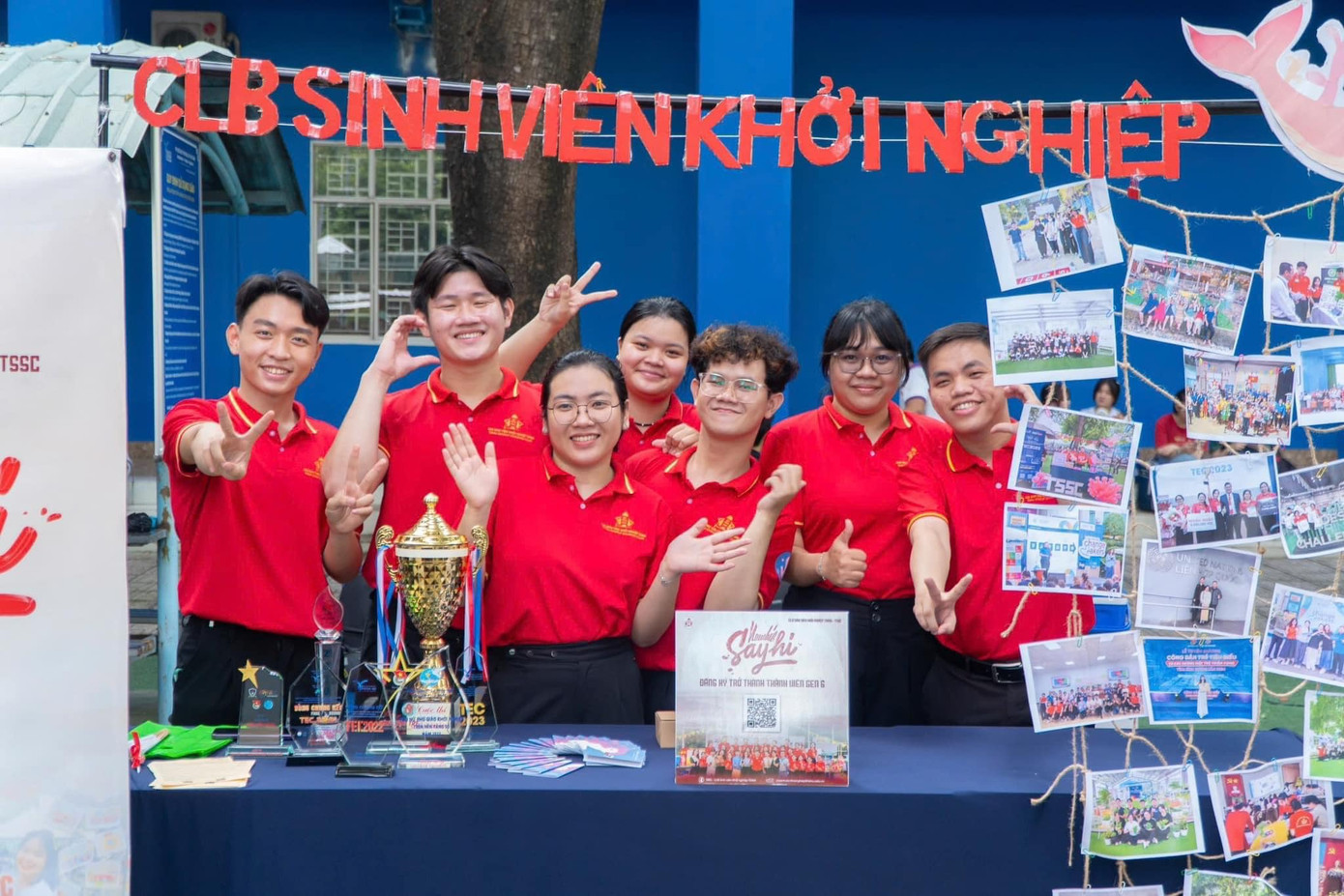 Sinh viên trường ĐH Thủ Dầu Một (Bình Dương) trong Ngày hội chào đón tân sinh viên. Sinh viên trường ĐH Thủ Dầu Một (Bình Dương) trong Ngày hội chào đón tân sinh viên.