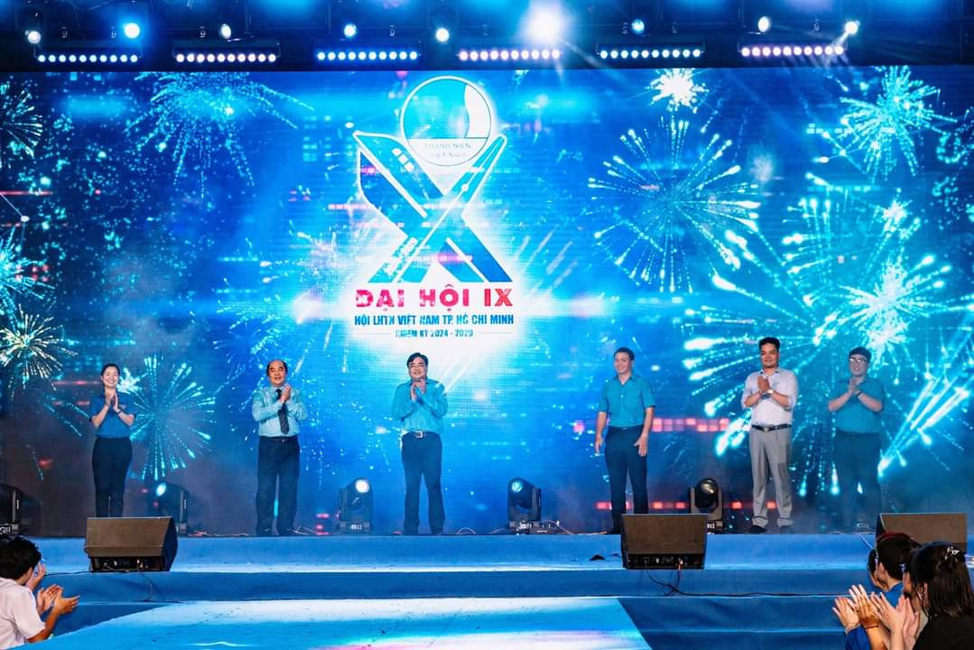 Biểu trưng Đại hội Đại biểu Hội LHTN TP. HCM lần thứ IX, nhiệm kỳ 2024 – 2029 được công bố tối ngày 24/3, trong khuôn khổ bế mạc Lễ hội Thanh niên 2024. Biểu trưng Đại hội Đại biểu Hội LHTN TP. HCM lần thứ IX, nhiệm kỳ 2024 – 2029 được công bố tối ngày 24/3, trong khuôn khổ bế mạc Lễ hội Thanh niên 2024.