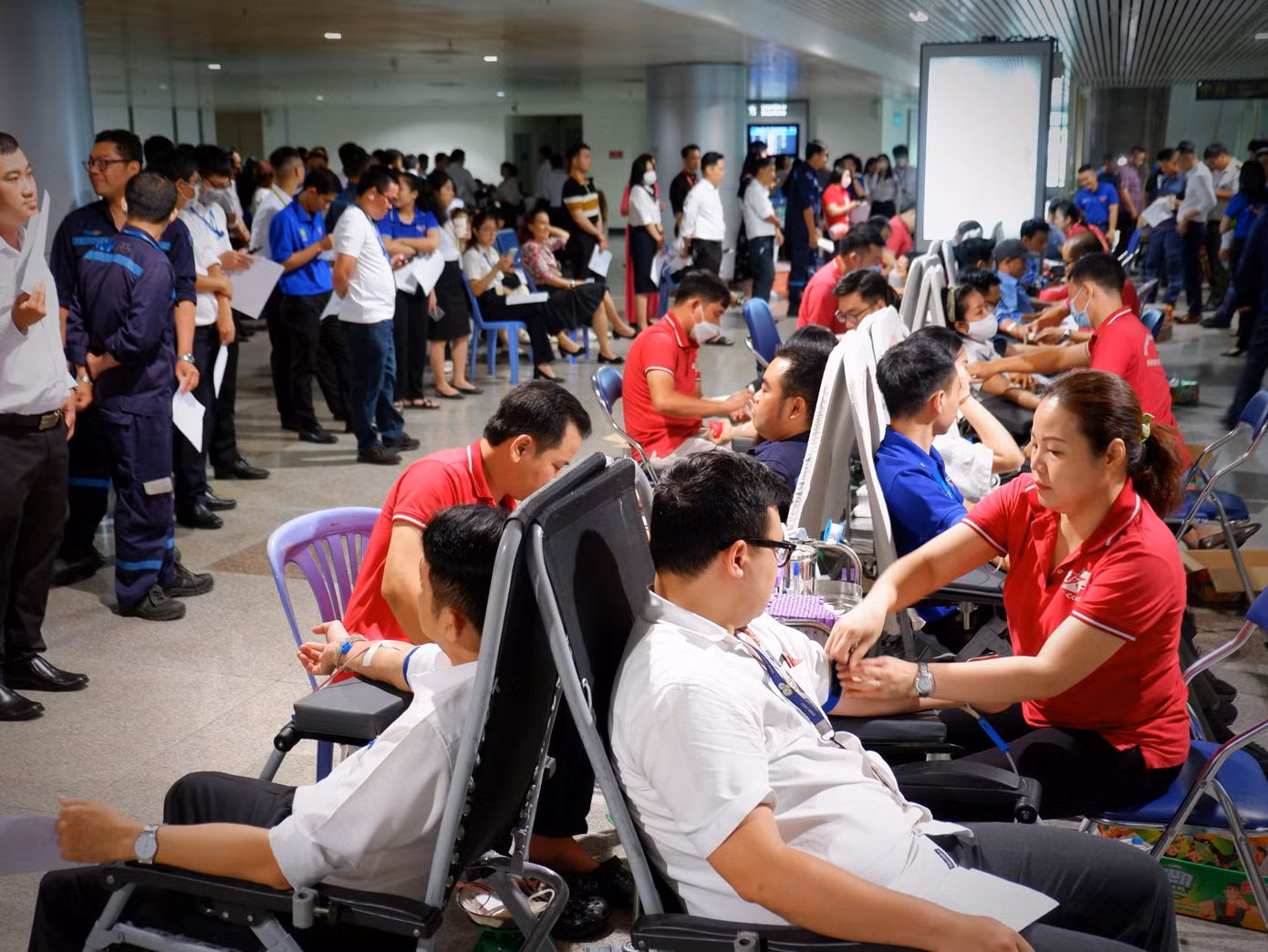 “Đây là một trong những hoạt động được lãnh đạo Đảng ủy các đơn vị coi trọng, giúp giáo dục, định hướng cho đoàn viên thanh niên hướng tới lối sống đẹp, biết sẻ chia vì cộng đồng”, ông Hùng nhấn mạnh.