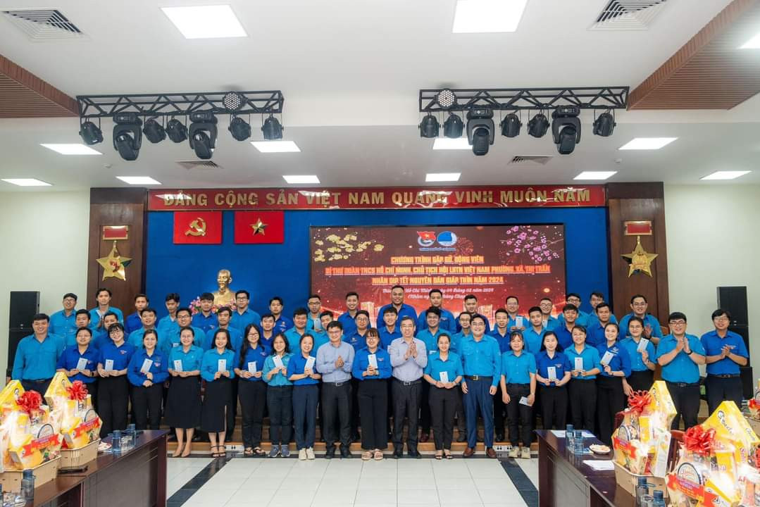 Các đại biểu cùng chụp hình lưu niệm. (Ảnh: Thành Đoàn) Các đại biểu cùng chụp hình lưu niệm. (Ảnh: Thành Đoàn)