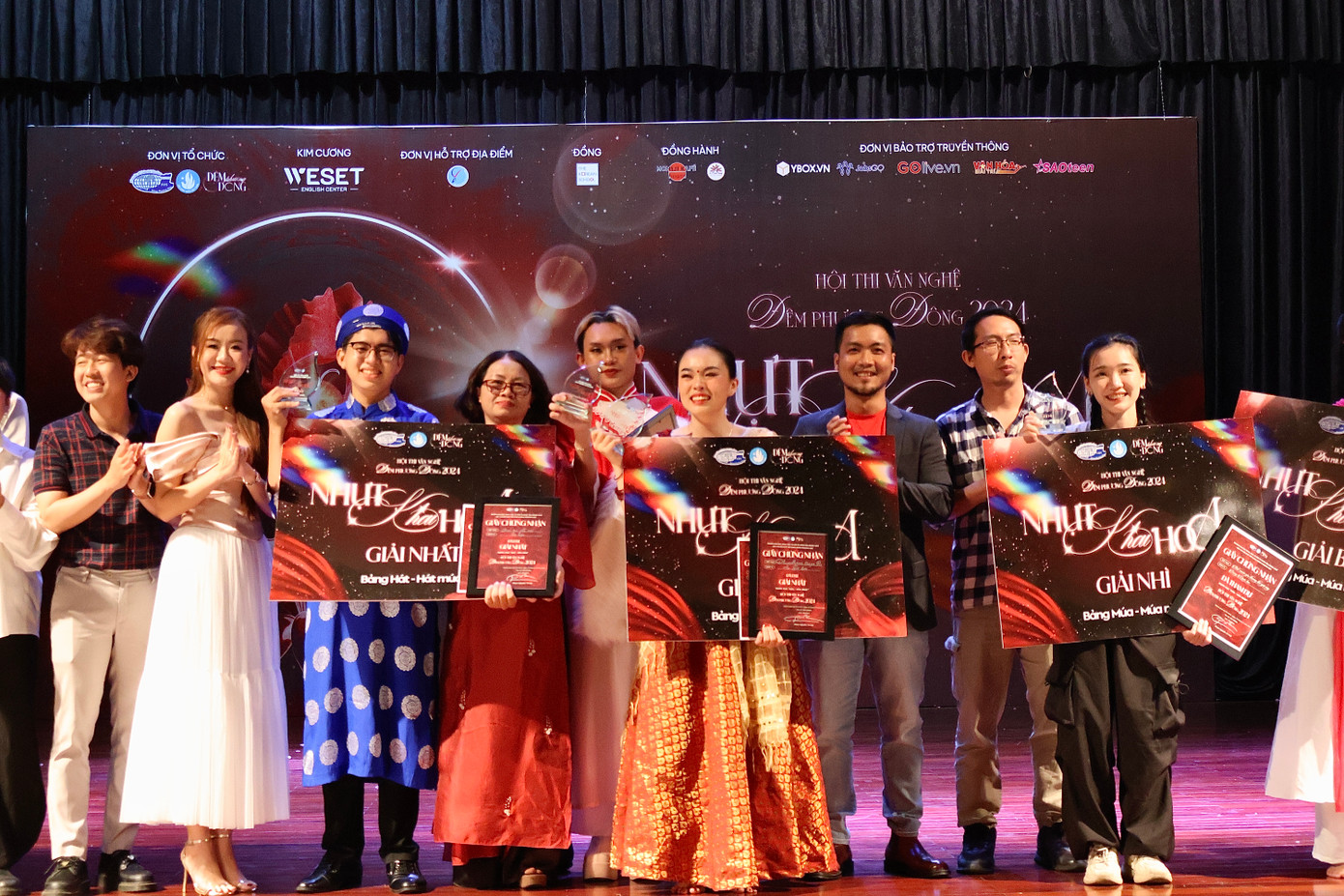 Đội thi Úc học và Ấn Độ học đoạt giải Nhất của cuộc thi &apos;Đêm phương Đông 2024&apos;.