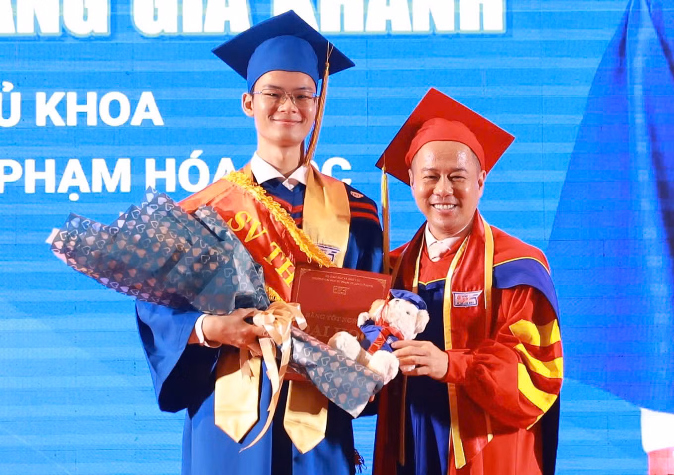 Gia Khánh là thủ khoa 'kép' của trường ĐH Sư phạm TP. HCM. (Ảnh: NVCC)
