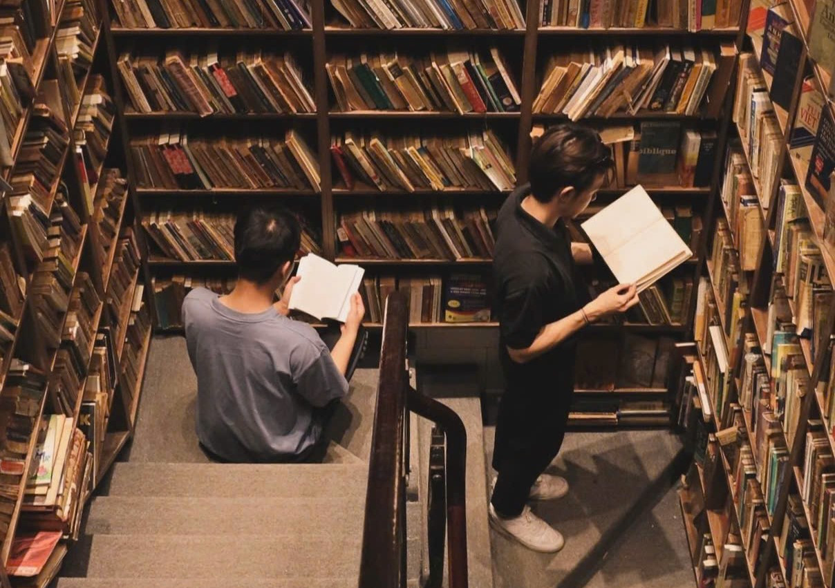 Thư viện sách được cung cấp miễn phí tại Thành Coffee. (Ảnh: Thanhnhieutu) Thư viện sách được cung cấp miễn phí tại Thành Coffee. (Ảnh: Thanhnhieutu)