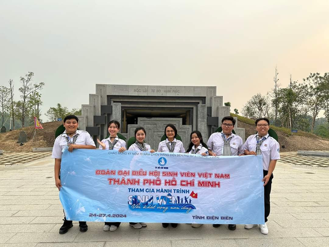 Đoàn đại biểu của TP. HCM có mặt tại Điện Biên tham gia các hoạt động. Đoàn đại biểu của TP. HCM có mặt tại Điện Biên tham gia các hoạt động.