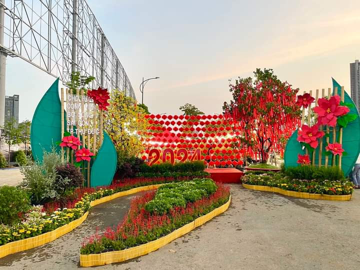 Những tiểu cảnh tại Công viên bờ sông Sài gòn (TP. Thủ Đức) cơ bản đã hoàn thành, phục vụ du khách thưởng lãm. Những tiểu cảnh tại Công viên bờ sông Sài gòn (TP. Thủ Đức) cơ bản đã hoàn thành, phục vụ du khách thưởng lãm.