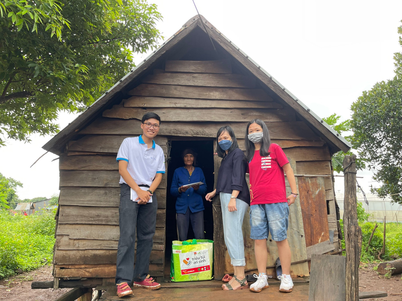 Văn Phúc và hành trình chia sẻ yêu thương, cống hiến cho đời. (Ảnh: NVCC)