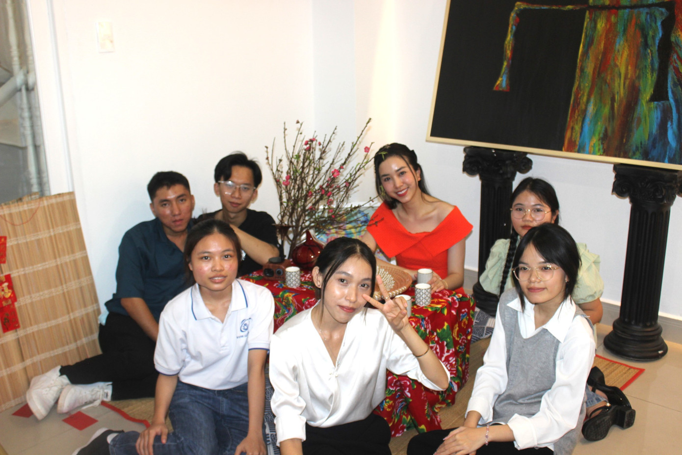 Sáng 9/1, Lễ trao học bổng được tổ chức trực tuyến tại hai đầu cầu là Hà Nội và TP. HCM. Ban Tổ chức sẽ trao 55 suất học bổng cho sinh viên các trường đại học từ Quảng Bình trở ra tại Hà Nội và 65 suất cho sinh viên các trường đại học từ Huế trở vào phía Nam tại TP. HCM.