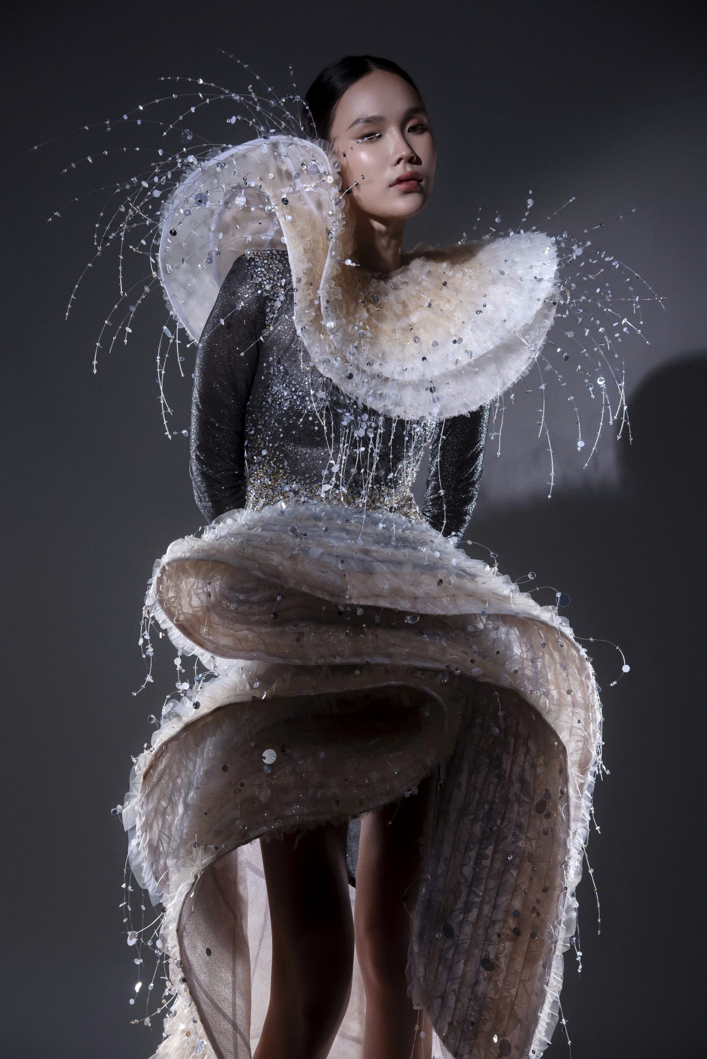 Thiết kế phải dựng khung 3D và xử lý nhún lưới. Thiết kế phải dựng khung 3D và xử lý nhún lưới.