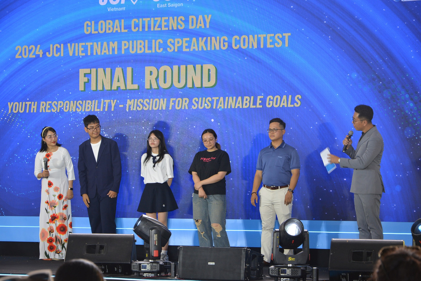 Top 5 thí sinh của bảng Tiếng Anh.