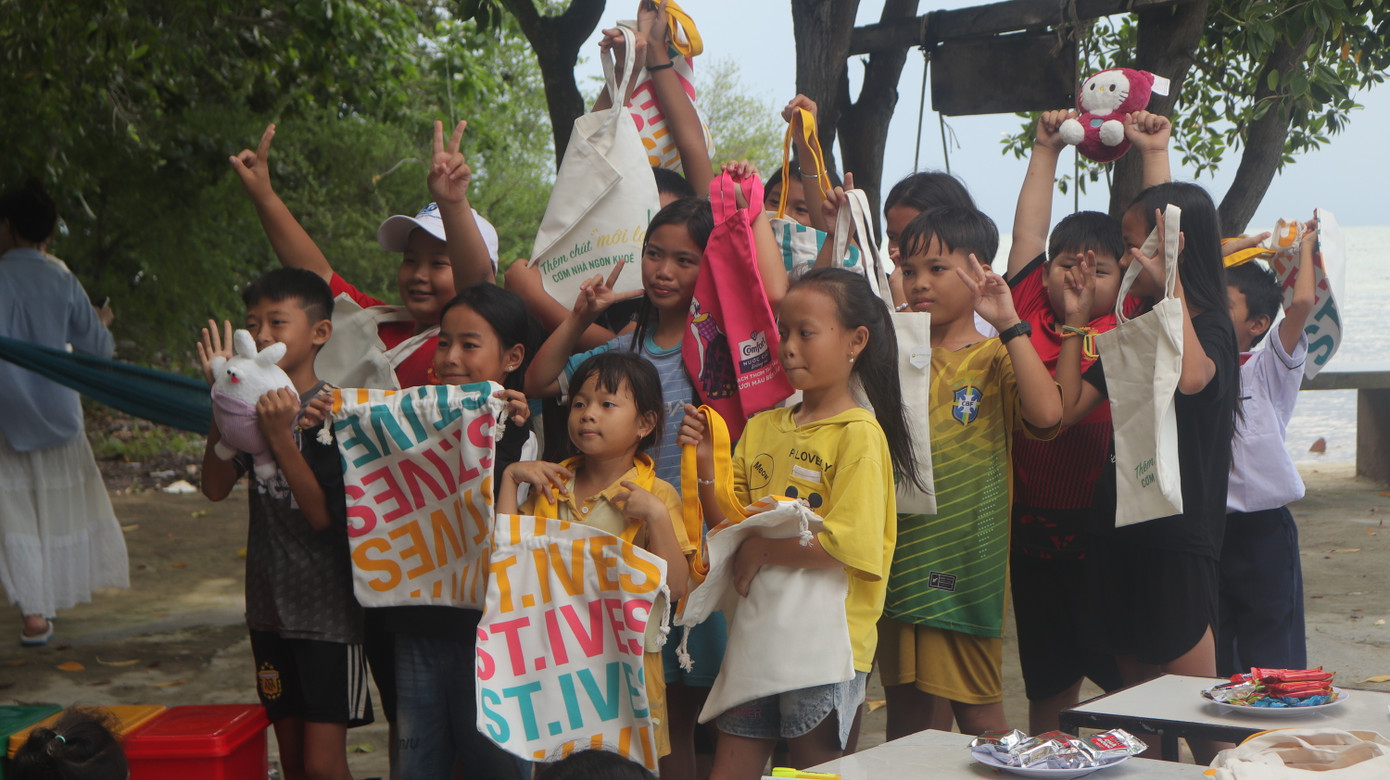 Những nụ cười và những thay đổi khi có càng nhiều trẻ em ý thức bảo vệ môi trường chính là động lực để nhóm nỗ lực mỗi ngày. (Ảnh: NVCC)