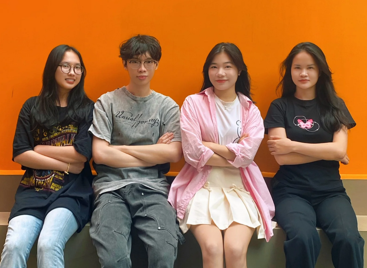 Bốn thành viên dự án &apos;Sách chuyền tay&apos; giành giải Á quân cuộc thi &apos;Sáng kiến văn hoá đọc bền vững 2024&apos;.