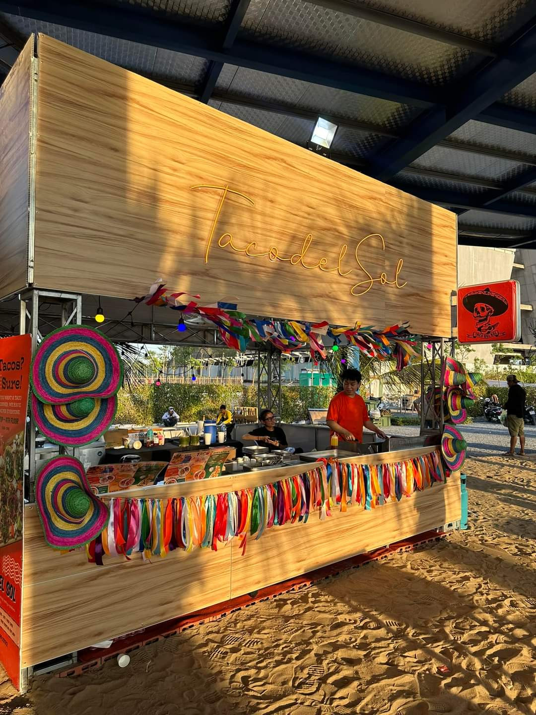 Thiết kế phiên chợ theo phong cách bờ biển giữa cái nắng Sài Gòn, các bạn trẻ tha hồ “sống ảo” với các không gian chụp đa dạng. Thiết kế phiên chợ theo phong cách bờ biển giữa cái nắng Sài Gòn, các bạn trẻ tha hồ “sống ảo” với các không gian chụp đa dạng.