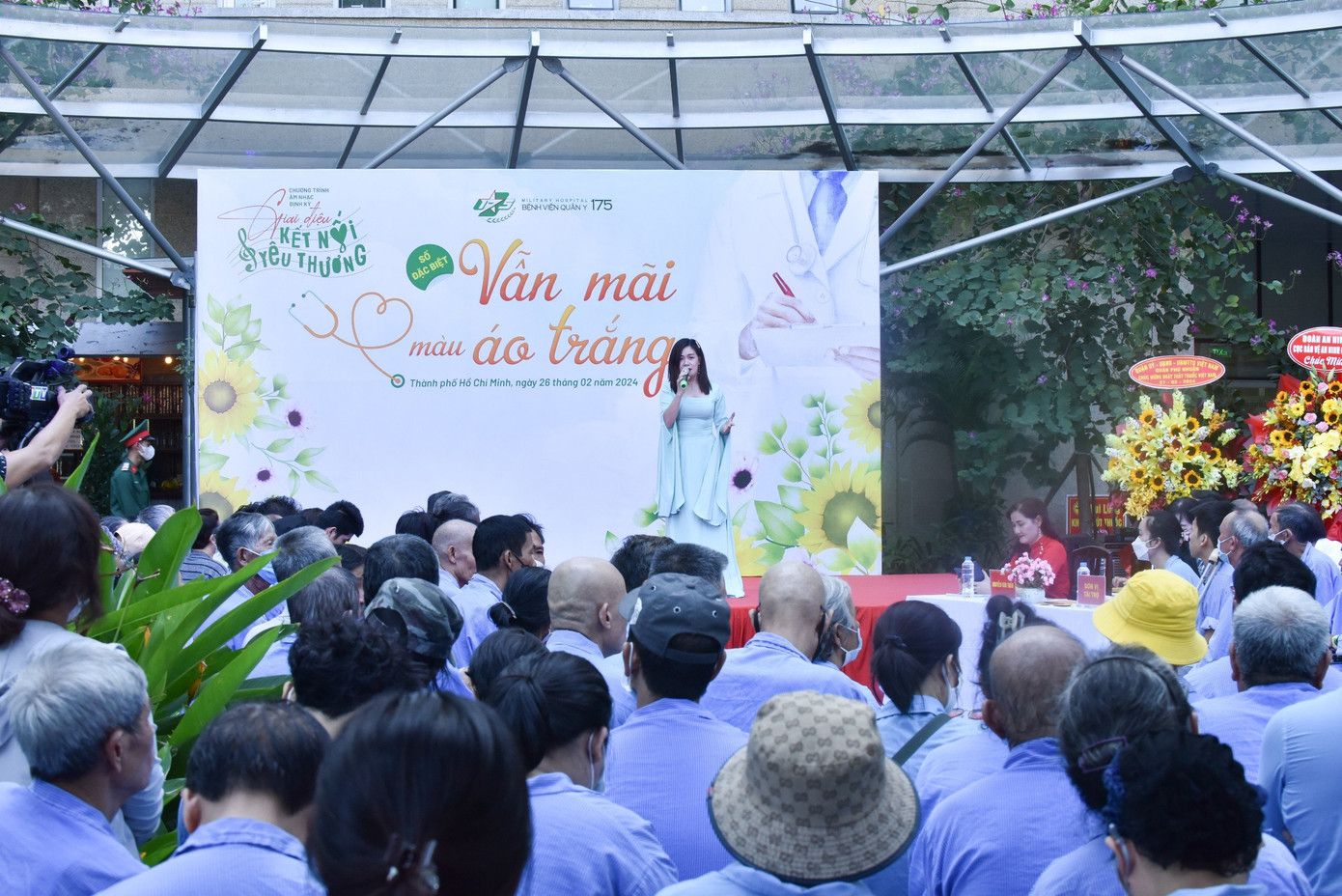 Chương trình thu hút nhiều bệnh nhân đang điều trị tại Bệnh viện Quân Y 175 tham dự. Chương trình thu hút nhiều bệnh nhân đang điều trị tại Bệnh viện Quân Y 175 tham dự.