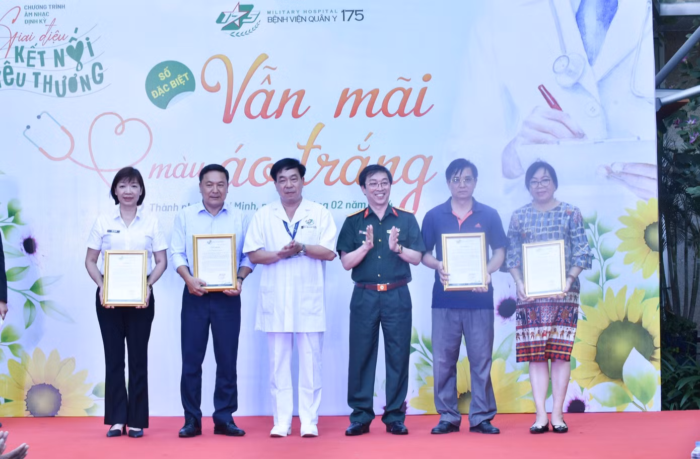Lãnh đạo bệnh viện cảm ơn đơn vị đồng hành.