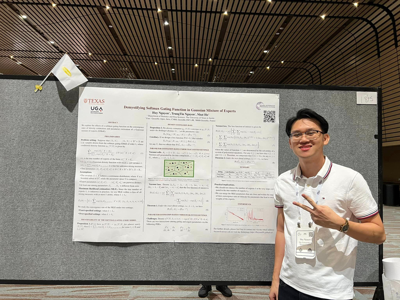 Nguyễn Minh Huy trình bày chủ đề 'Mixture of Experts' tại NeurIPS. Đây là một hội nghị hàng đầu thế giới về AI. (Ảnh: NVCC) Nguyễn Minh Huy trình bày chủ đề 'Mixture of Experts' tại NeurIPS. Đây là một hội nghị hàng đầu thế giới về AI. (Ảnh: NVCC)