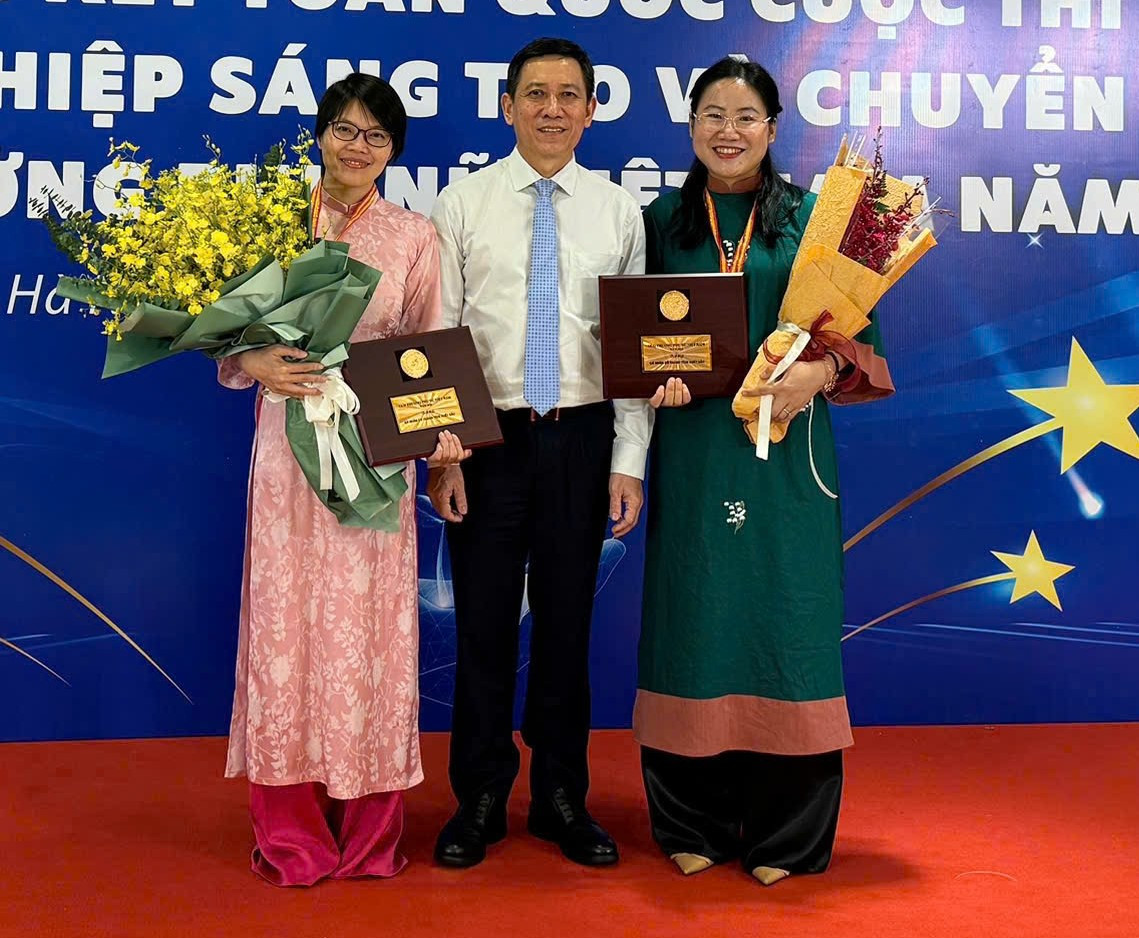 Giải thưởng Phụ nữ Việt Nam, năm 2024 vinh danh hai nhà khoa học nữ của trường ĐH Quốc tế (ĐHQG TP. HCM).