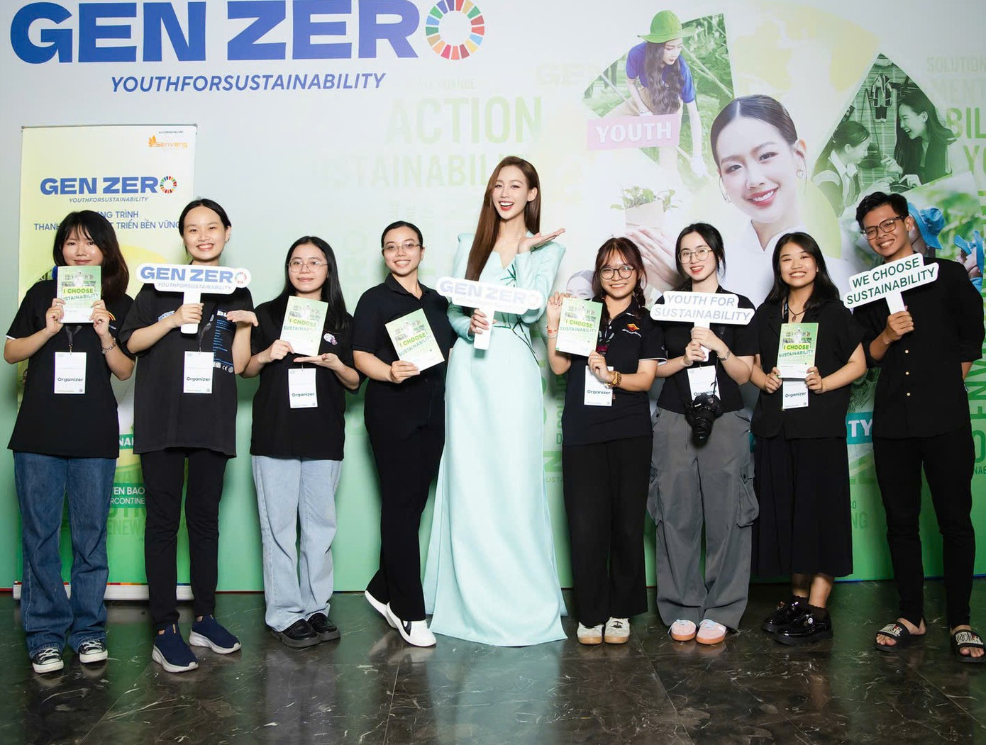 Team 'Gen Zero' tại Hội nghị Thanh niên Việt Nam về Khí hậu - 'LCOY Viet Nam 2024'. Team 'Gen Zero' tại Hội nghị Thanh niên Việt Nam về Khí hậu - 'LCOY Viet Nam 2024'.