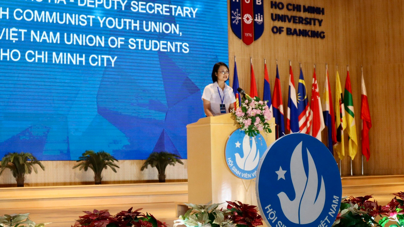 Chị Trần Thị Thu Hà phát biểu khai mạc Diễn đàn. Chị Trần Thị Thu Hà phát biểu khai mạc Diễn đàn.