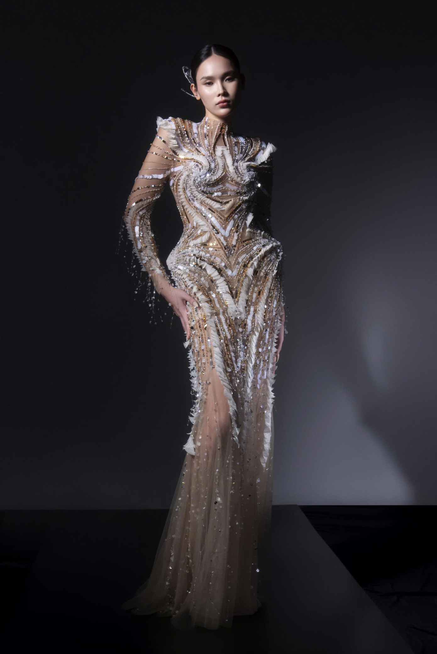 Hoa văn hình răng cưa, xoáy lại tượng trưng cho giai đoạn cào muối thành từng đụn. Hoa văn hình răng cưa, xoáy lại tượng trưng cho giai đoạn cào muối thành từng đụn.