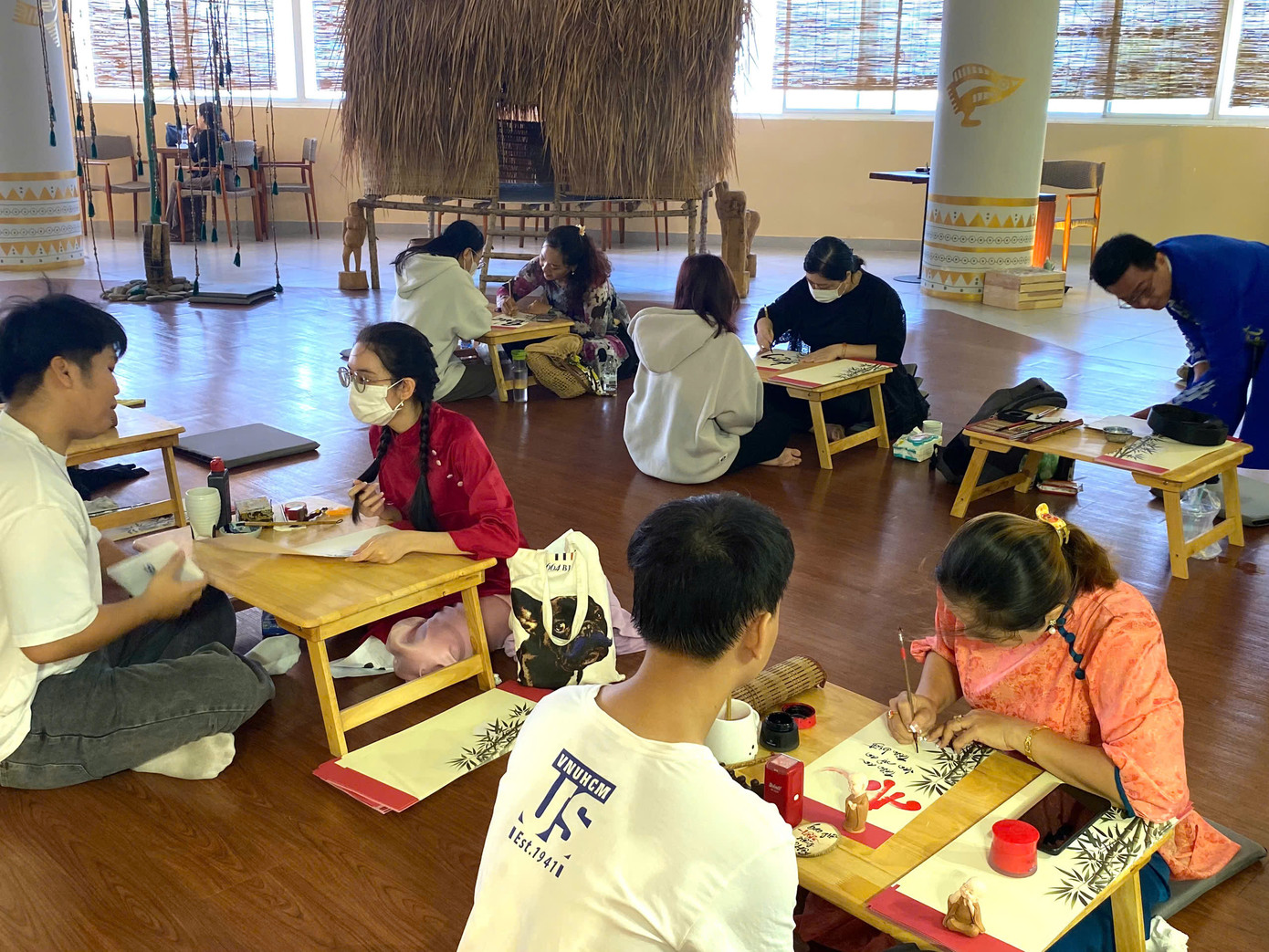 Chương trình “Nét dân gian” mang đến những trải nghiệm thú vị cho các tân sinh viên.