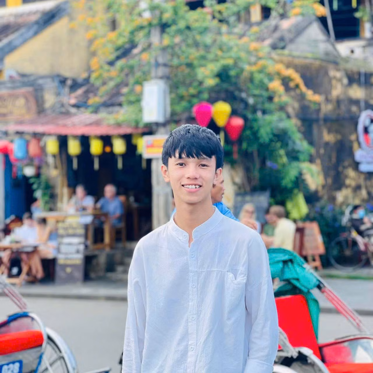 Quang Lành rất vui vì mình là một trong 90 sinh viên được nhận học bổng 'Nâng bước thủ khoa năm 2024'.