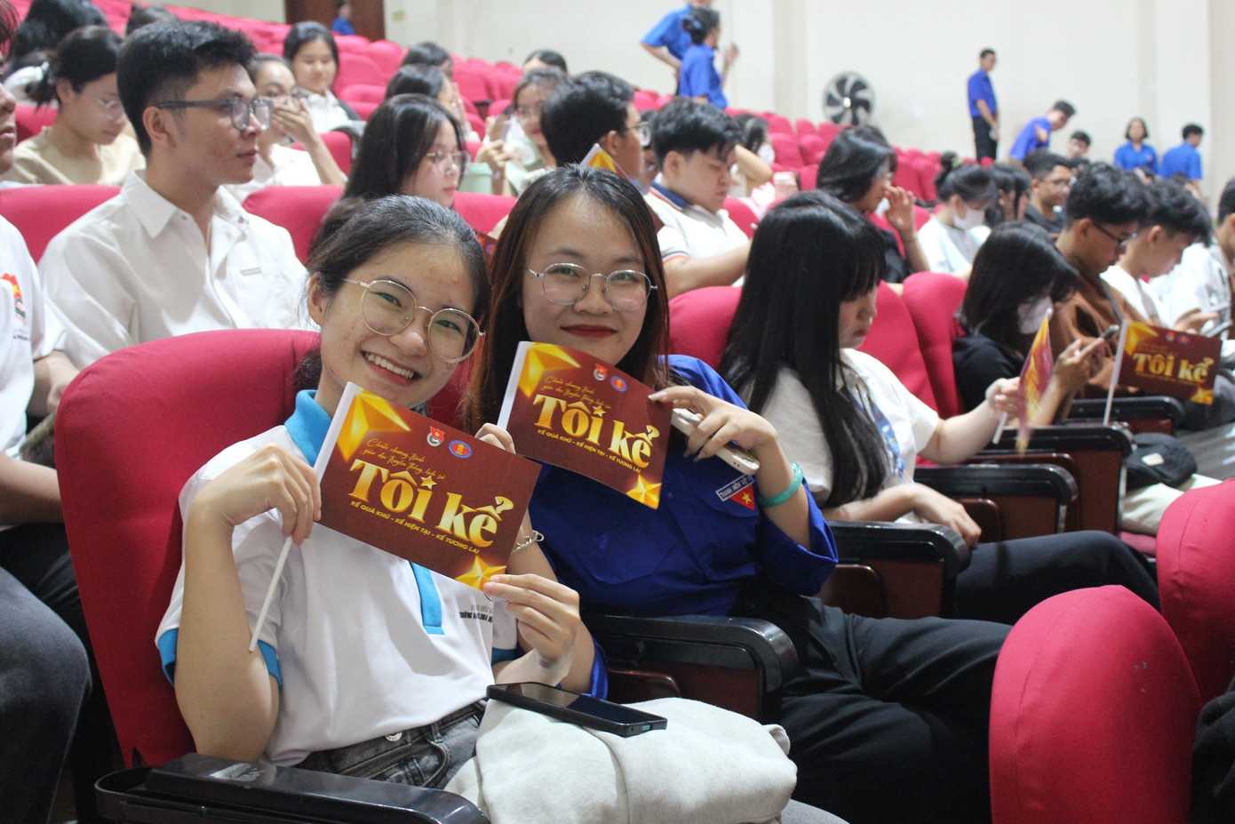 Các bạn sinh viên tham dự chương trình.