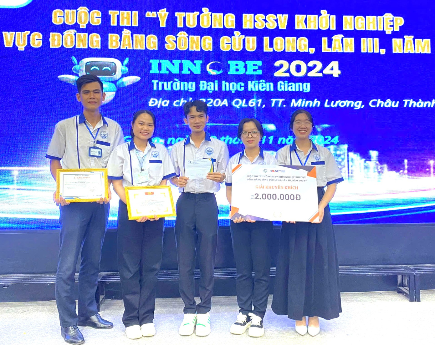 Dự án giành được nhiều giải thưởng trong các cuộc thi khởi nghiệp dành cho sinh viên. Dự án giành được nhiều giải thưởng trong các cuộc thi khởi nghiệp dành cho sinh viên.