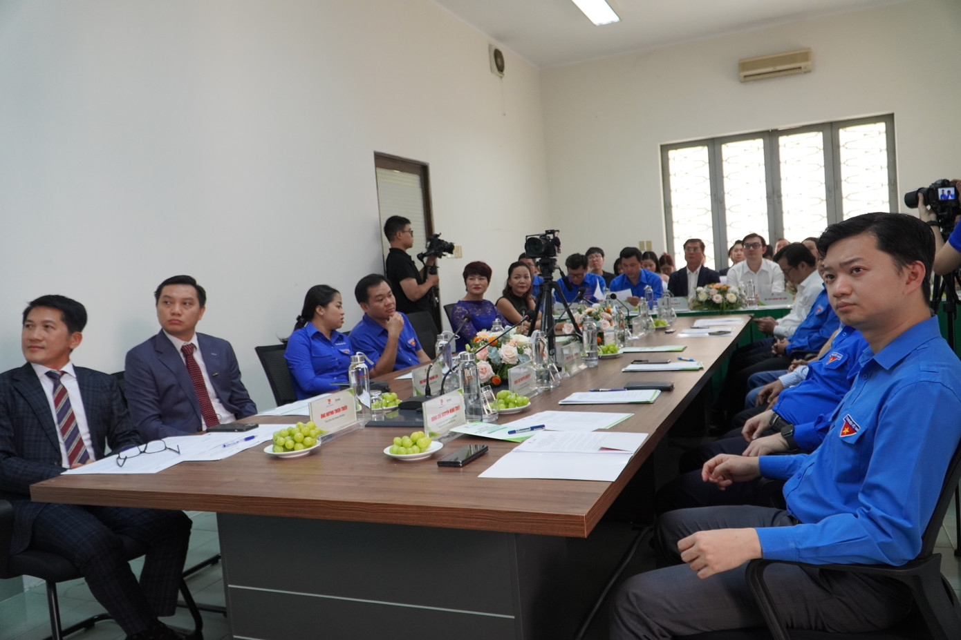 Các đại biểu dự chương trình.