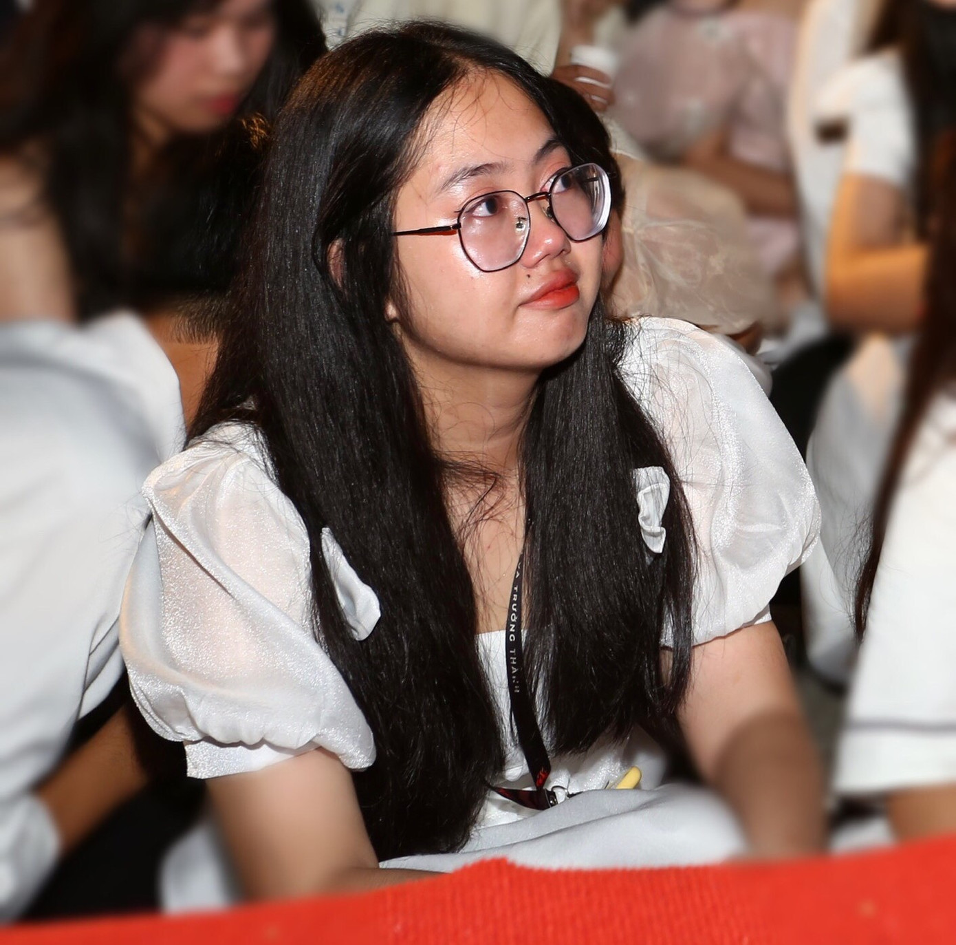 Nhật Ánh luôn cố gắng cân bằng việc học và việc làm thêm để trang trải cuộc sống. (Ảnh: NVCC)