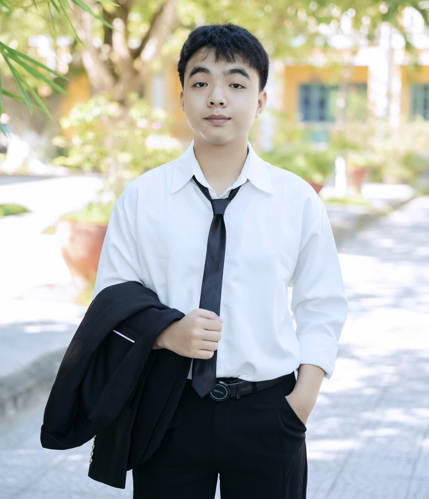 Thuận Thành là thủ khoa của trường ĐH Luật (ĐH Huế) năm học 2024 - 2025. Ảnh: NVCC