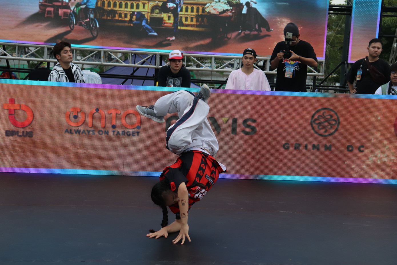 Phong Thu (BGirl Kara) có gần 3 năm kinh nghiệm nhảy Breaking.